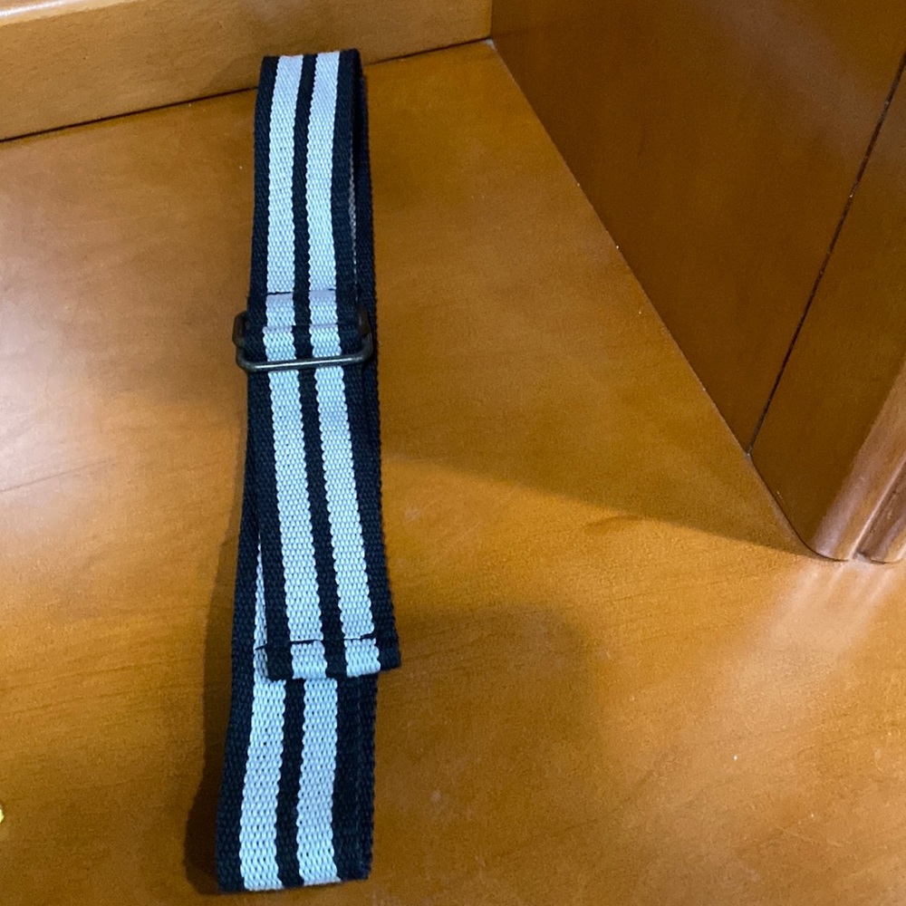 Boys two tone mesh belt